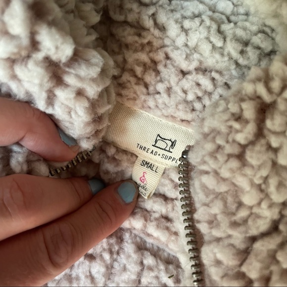 Thread & Supply Sherpa Zip Up Vest Cream Small - Picture 2 of 8